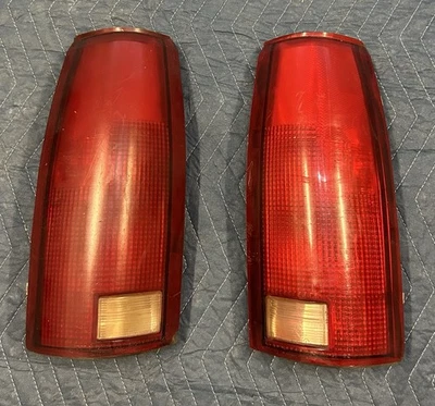 Juego de luces traseras derecha e izquierda Chevrolet Silverado GMC Sierra 1988-1998 OEM Foto 1 de 4