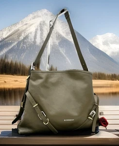 Echte neu mit Etikett Givenchy Damen Medium Voyou Leder Hobo Bag in Khaki - Bild 1 von 22