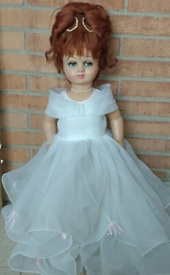 ANTICA BAMBOLA IN CELLULOIDE ANNI 50 IN ABITO DA SPOSA - Immagine 1 di 4