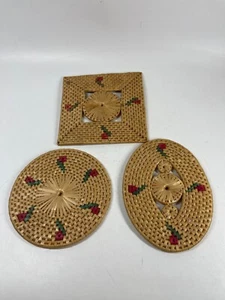 Vintage Woven Wicker Trivet Rattan Straw Rosette Hot Pads Wall Decor Set Of 3 - Picture 1 of 2