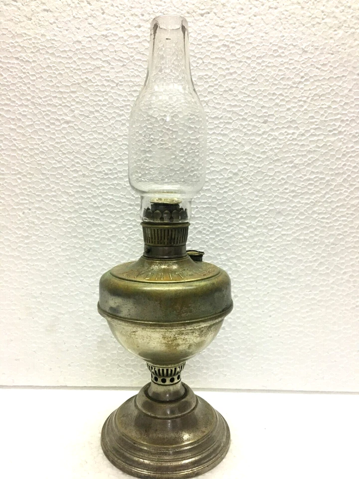 Antigua lámpara vintage de queroseno al óleo R. Ditmar Viena con vidrio original Austria Foto 1 de 4