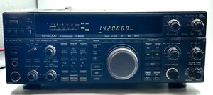 Kenwood TS-850SAT Transceiver mit Antennentuner & allen Filtern – HF Amateurfunk - Zdjęcie 1 z 7
