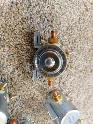 NUEVO COLE SOLENOIDE 24 VOLTIOS APLICACIONES HEREE POR NÚMERO DE PIEZA 24008 Precio por uno Foto 1 de 4