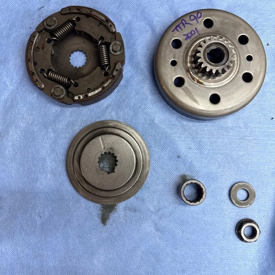 EMBRAGUE CENTRÍFUGO YAMAHA TTR90 TTR90E ORIGINAL OEM * 2000 - 2007 Foto 1 de 4