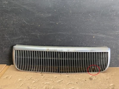 1990 a 1991 Buick Lesabre grade frontal cromada superior fabricante de equipamento original S3749 PS - Imagem 1 de 4