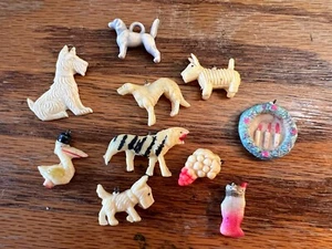 1930s 1940s Cracker Jack Plastic Charms Prizes Gumball Toy Dogs, Tiger, Wreath - Picture 1 of 2