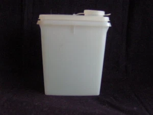 TUPPERWARE JR. JUNIOR MINI CEREAL STORER CONTAINER 3.5 Cup #499 #509 Pour White - Picture 1 of 11