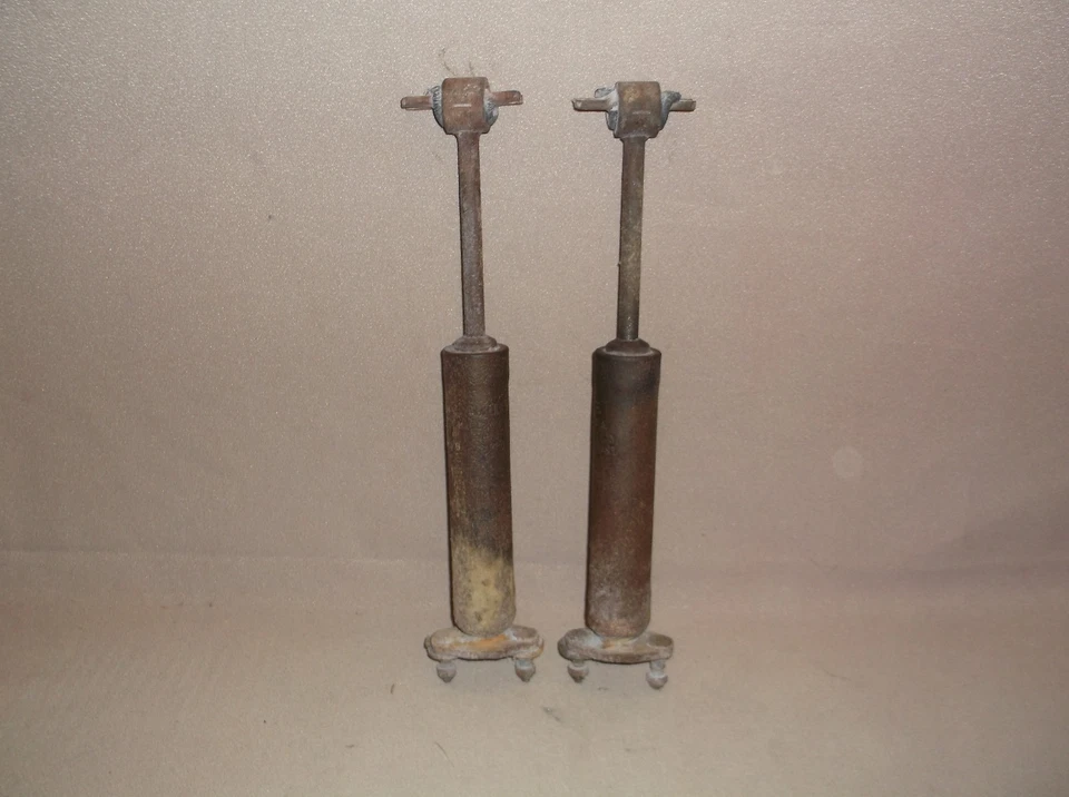 Mercury Cougar XR-7 GT GTE XR-7G 1968 par de amortiguadores delanteros Autolite originales  Foto 1 de 4