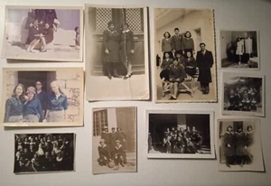 10 x Schulmädchen 50er Jahre Uniformen Jugendliche Original Fund Vintage alte Fotos - Bild 1 von 14