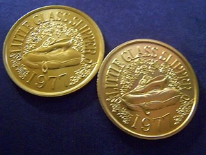 1977 Babylon CINDERELLA'S GLASS SLIPPER Lt+Dk Gold Aluminum Mardi Gras Doubloons - Picture 1 of 5