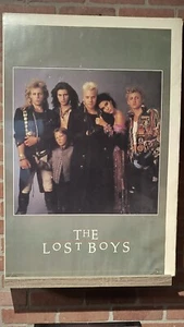 The Lost Boys Vintage Film Poster Original 1987 #3125 SELTEN VERSIEGELT NIE GEROLLT - Bild 1 von 12