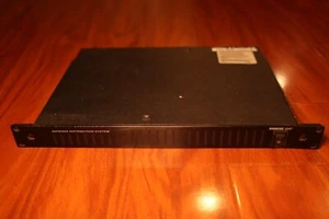 Shure UA845-UB UHF Antenna Distribution System 692-716MHz - Picture 1 of 7