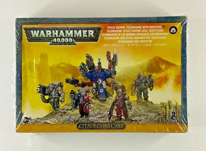 Warhammer 40000 - Space Marine Techmarine with Servitors - Imagen 1 de 7