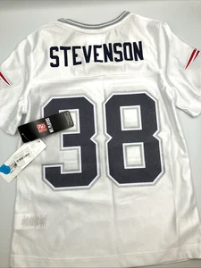 Camiseta blanca para niña Rhamondre Stevenson #38 New England Patriots NFL MEDIANA NUEVA CON ETIQUETAS - Imagen 1 de 7