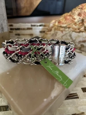 NUEVO CON ETIQUETAS $42 Pulsera Vera Bradley Tela Tejida Estrás Cadena Cierre Magnético 7" Foto 1 de 4