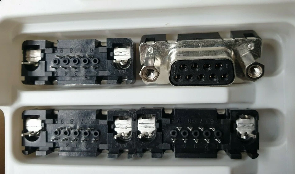 HARTING 09661517513 9 Position Metal Frame Straight Through Hole Socket QTY: 5 - Image 1 of 1