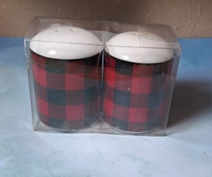 Juego de coctelera de sal y pimienta a cuadros Buffalo Check en caja cerámica roja negra nueva  - Imagen 1 de 6