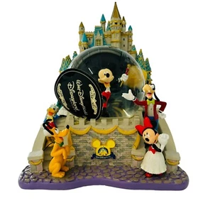 Disney Cinderella Schloss Schneekugel Mickey Pluto Donald Minnie Lichtmusik (NEU) - Bild 1 von 18
