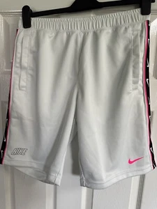 Nike Repeat Logo Mens Fleece Shorts Size Medium - Picture 1 of 8