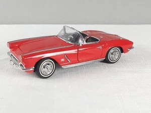 1962 Chevrolet Corvette Convertible - Danbury Mint 1:24 Diecast Car Red W/ Top - Picture 1 of 18