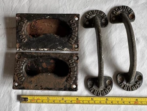 Vintage Coburn Gusseisen Schubladen-/Türgriffe - zwei Paar. - Bild 1 von 8