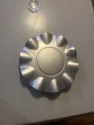 Tapa central Chrysler Sebring 1997 1998 1999 2000 # MR223797  Foto 1 de 4