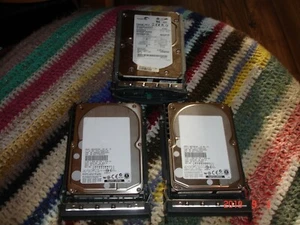 Lotto di 3 dischi rigidi server SCSI Ultra 320 3,5" 15k * 2x 36,6 GB fujitsy + 73,4 GB Seagate - Foto 1 di 9