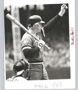 TEXAS Rangers BASEBALL Player BUDDY BELL Vintage 1982 Press Photo - Picture 1 of 2