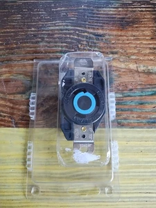 Leviton 2620 30 Amp, L6-30 250 Volt Presa di Bloccaggio da Incasso Nero - Foto 1 di 7