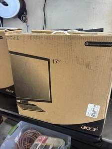 Acer 17" LCD VGA Analog Monitor V173 1280x1024 Resolution 4:3 for Retro Gaming - Picture 1 of 2