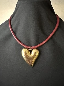 Song Of Stile Big 2D Heart Pendant Necklace / Gold Red Fox Lether  - Bild 1 von 3