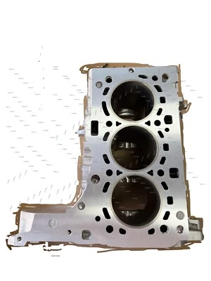 Empty engine block for BMW i8 B38K15A L12 L15 2013-2020 1.5b 85133782 - Image 1 of 4