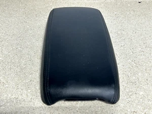 2003 2005 MAZDA 6 CENTER CONSOLE ARMREST LID COVER COLOR BLACK OEM - Picture 1 of 4