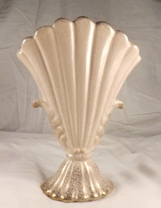 CA Fan Vase Ivory w/ Gold Accents Ceramic 637 California Art Deco - Picture 1 of 5