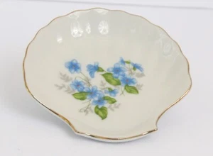Trinket Dish White Porcelain Clamshell Blue Flowers Gold Trim Japan - Picture 1 of 3