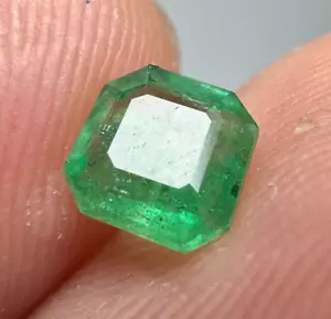 0,60 Karat schöner natürlicher grüner Smaragdschliff Edelstein aus Swat Pakistan - Bild 1 von 7