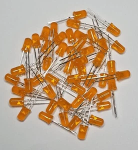 LED arancione 5 mm - diffuso - confezione da 50 - diodo ad emissione luminosa - 5 mm - omaggio UK P&P - Foto 1 di 2