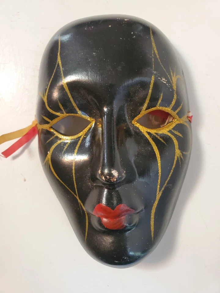 Máscara facial colgante de pared hecha a mano de cerámica de porcelana pintada a mano - arte decorativo Foto 1 de 3