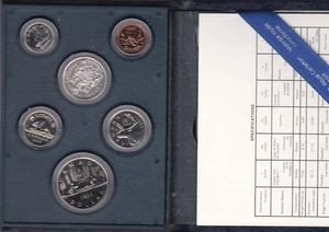 1982 Canada 6 coin set in case UNC - Picture 1 of 2