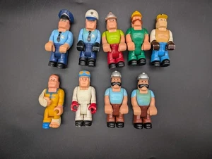 9 Stück Lot Vintage Husky Helfer Fisher Price Action Figuren Bau Polizei - Bild 1 von 12