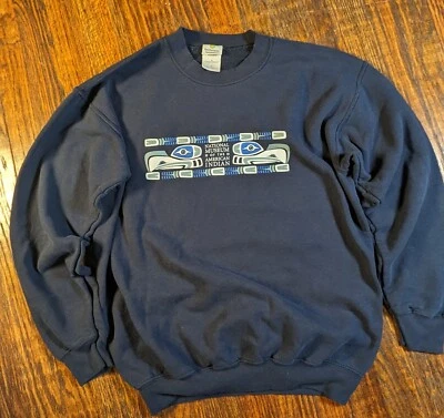Sudadera Smithsonian Institution Para Hombre Azul Medio Museo Indio Americano Adulto  Foto 1 de 4
