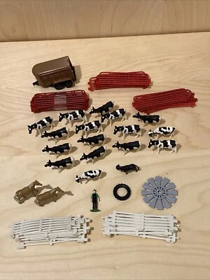 ERTL Farm Country Fences Cows Horses Farmer Trailer Lot of 54 - Image 1 of 4