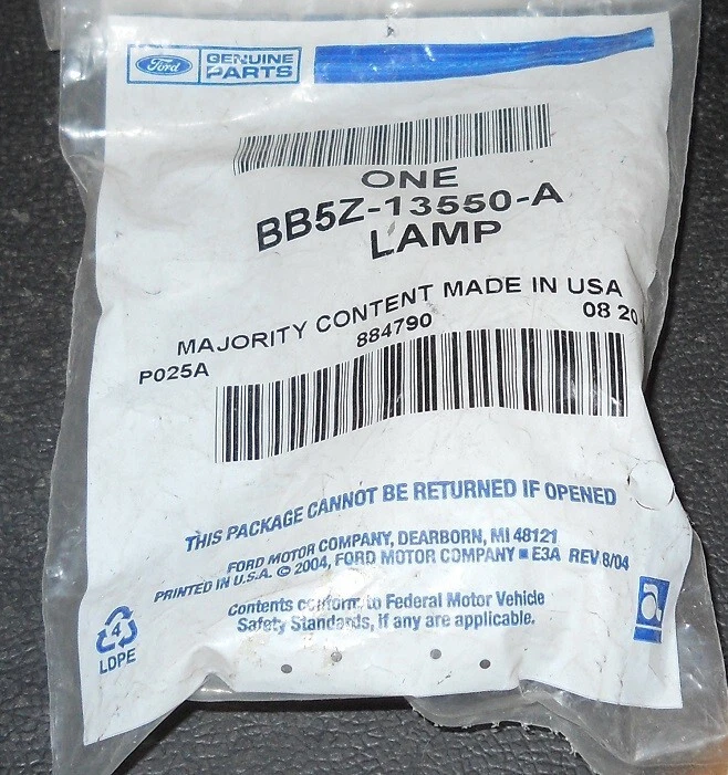 Lámpara de licencia Ford Explorer 13-20 Fusion 13-19 Escape 18-24 Expedition NOS 2013-23 Foto 1 de 1