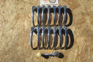 1941-48 GM CHEVY, OLDSMOBILE, PONTIAC, BUICK INTERIOR DOOR HANDLES, LOT OF 14 - Foto 1 di 16