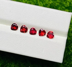 Granato rodolite rosso naturale a forma di cuore 2,59 ct - Foto 1 di 3