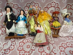 lot=7 poupées folkloriques anciennes 15/25cm des pays lointains - Picture 1 of 4