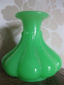 Ancien flacon en cristal opaline et ouraline - Imagen 1 de 7