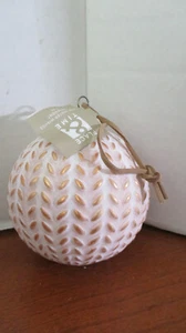 Luogo e Tempo ~ 4" ANTICA PALLA DI VETRO BIANCO E ORO Decorazione Natalizia ~NUOVA CON ETICHETTE - Foto 1 di 3