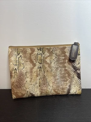 Signature Club A Makeup Case Organizer Bag Toiletry Travel 9.5x7.2 Inches - Image 1 of 4