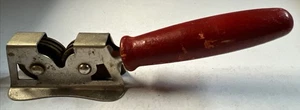 Eversharp Red Wood Handle Manual Pull Thru Knife Sharpener 1940's Vintage Retro - Picture 1 of 5
